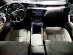 
										2022 Audi E-tron full									