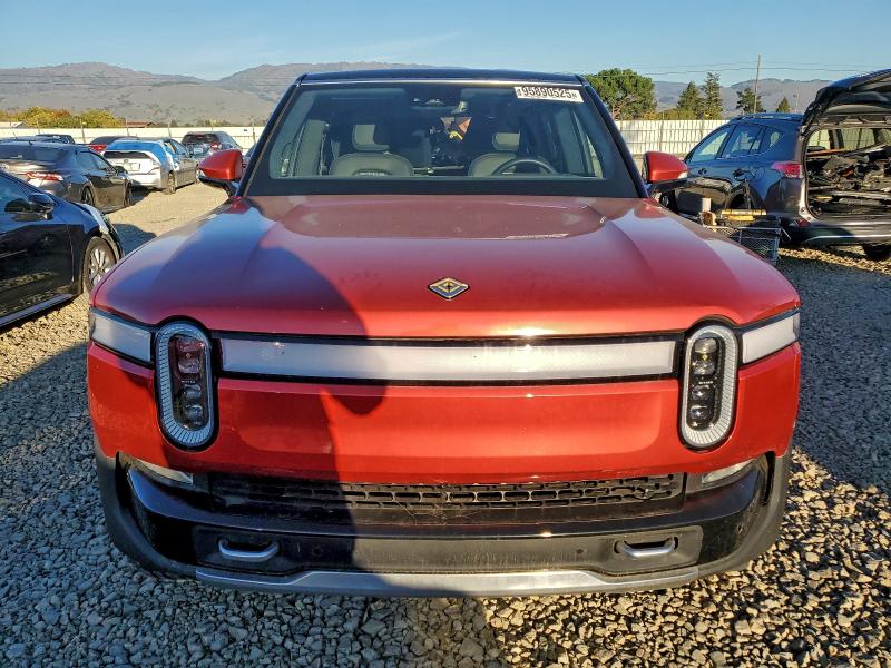 2023 Rivian R1s