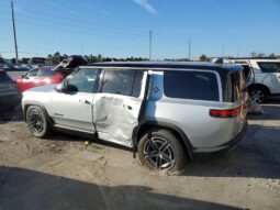 
										2026 Rivian R1s full									