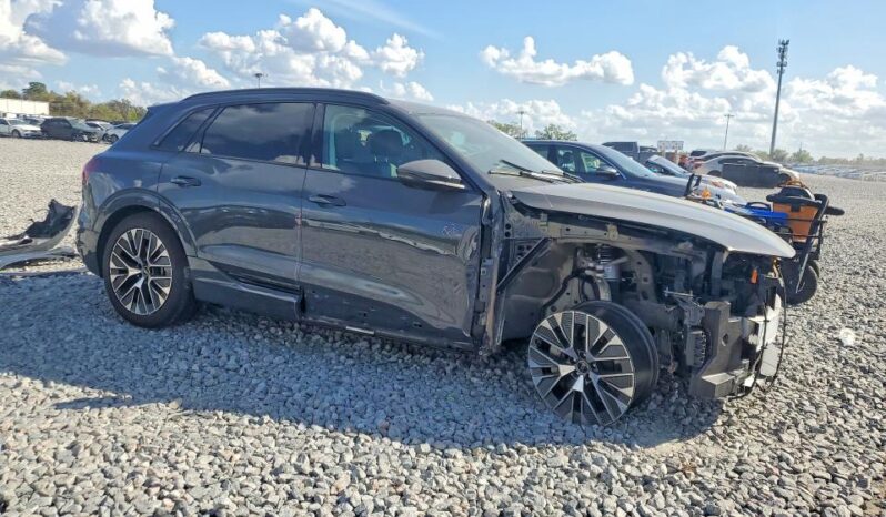 
								2024 Audi Q8 full									