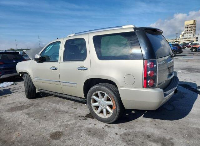 
								2013 Gmc Yukon full									