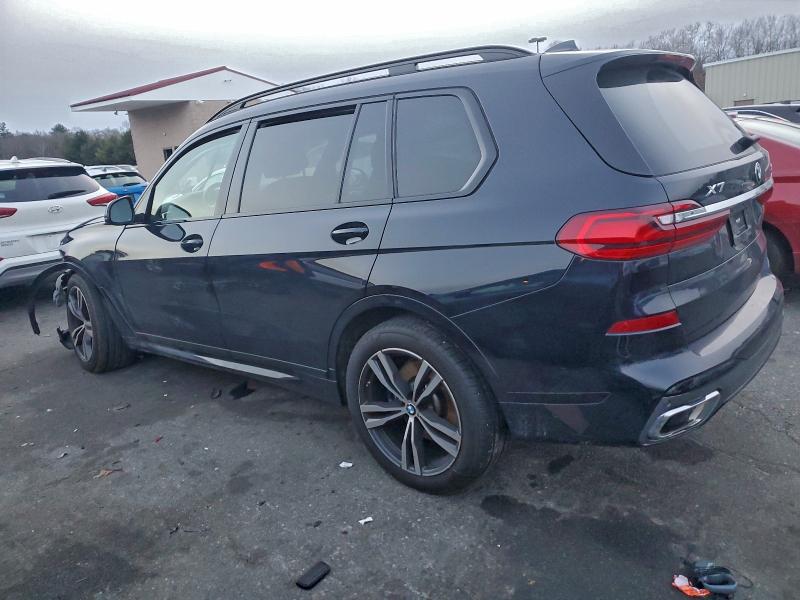 2022 BMW X7