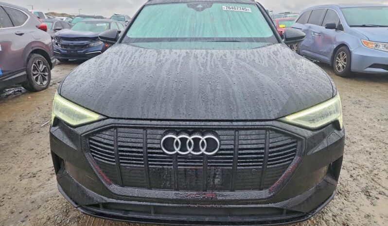 
								2021 Audi E-tron full									
