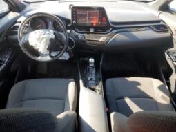 
										2019 Toyota C-hr full									