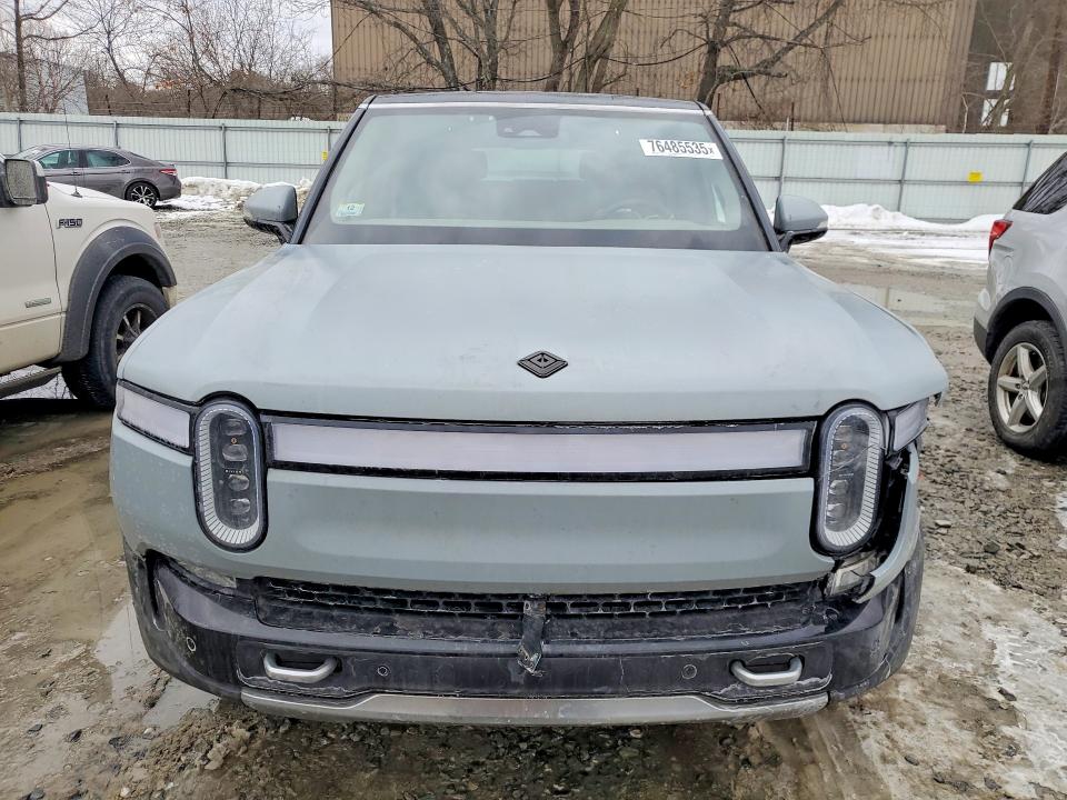 2023 Rivian R1s