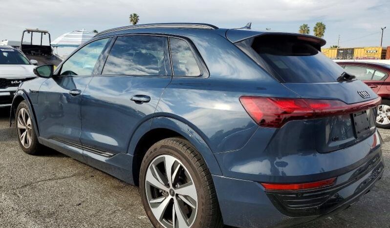 
								2024 Audi Q8 full									