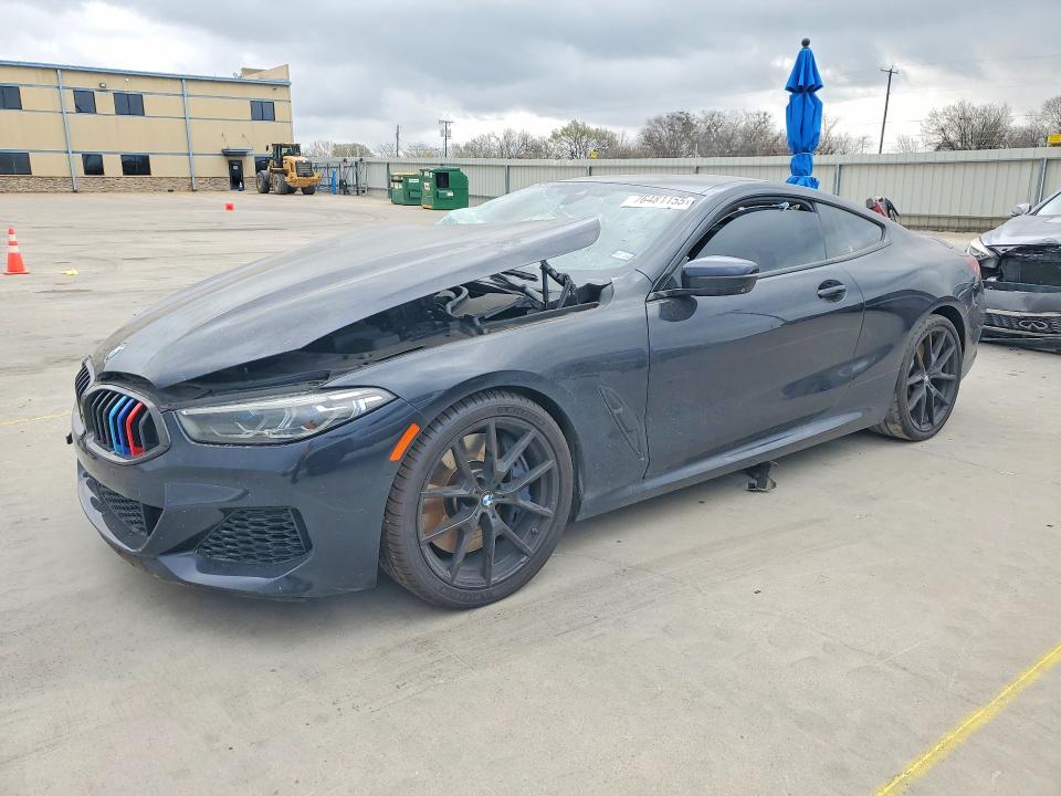 2021 BMW M8
