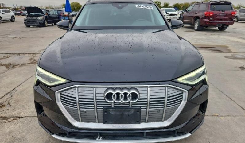 
								2019 Audi E-tron full									