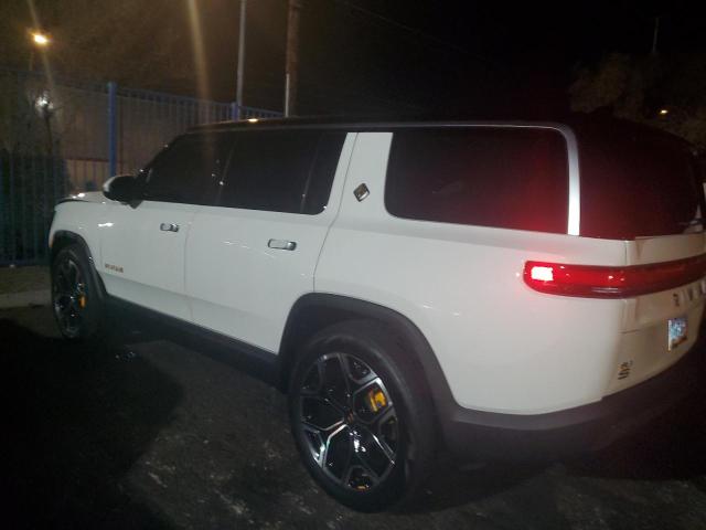 2024 Rivian R1s