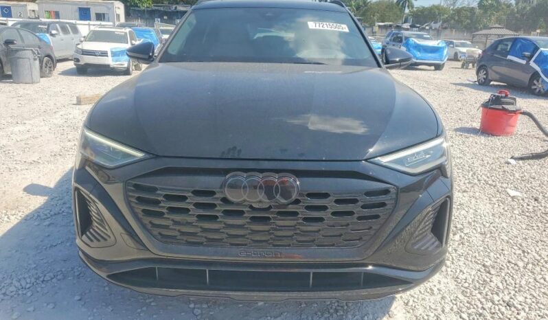 
								2024 Audi Q8 full									