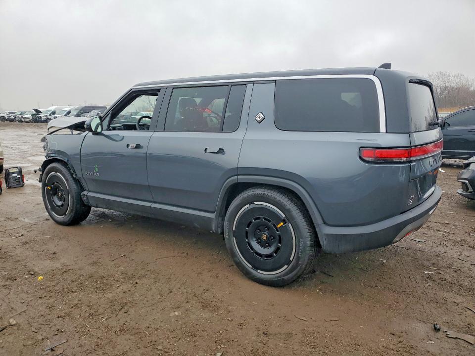 2025 Rivian R1s