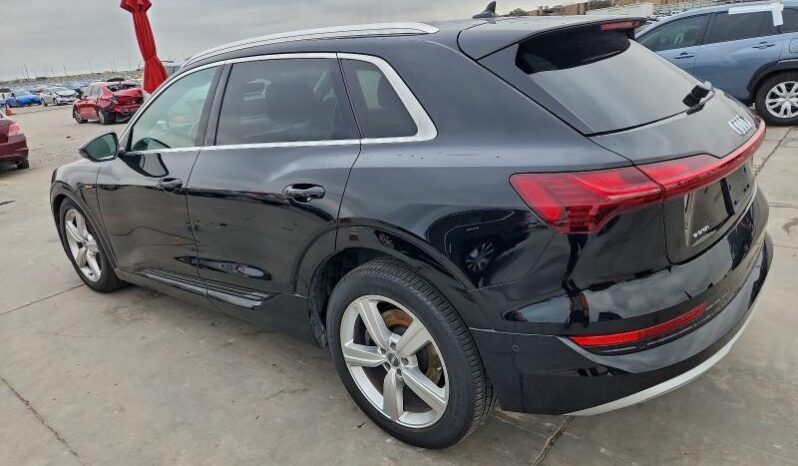 
								2019 Audi E-tron full									