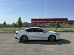 
										TOYOTA CAMRY Hybrid full									