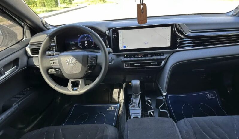 
								TOYOTA CAMRY Hybrid full									