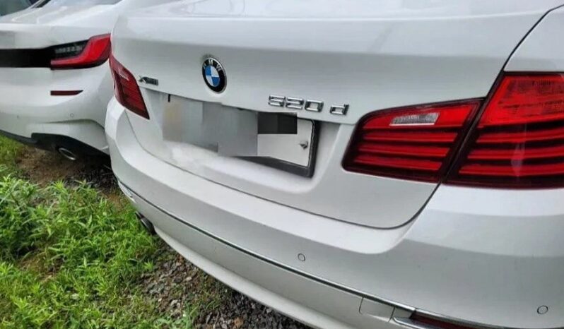
								BMW 520d Xdrive full									