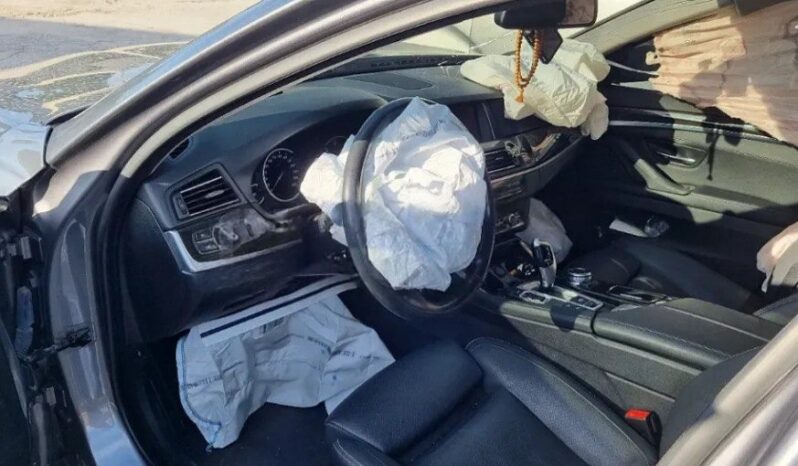 
								BMW 520d Xdrive full									