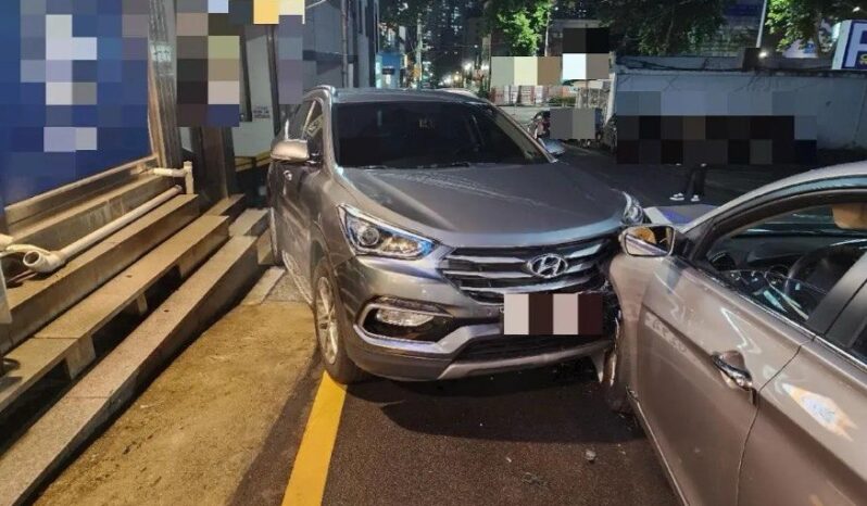 
								HYUNDAI SANTA FE full									