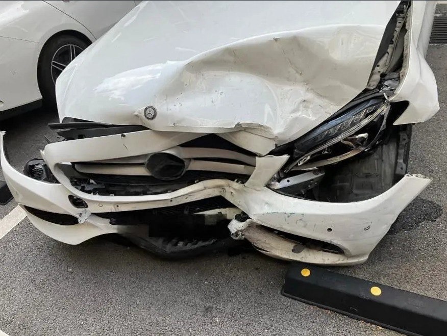MERCEDES BENZ C 200
