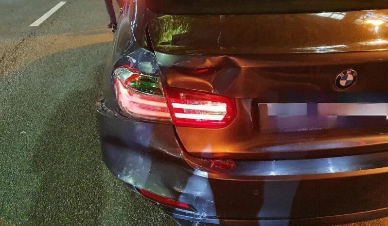 
								BMW 320d Xdrive full									