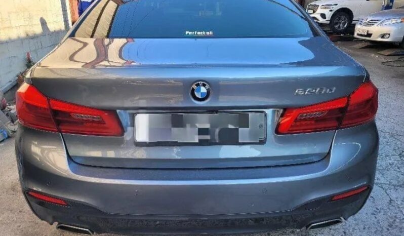 
								BMW 520d Xdrive full									