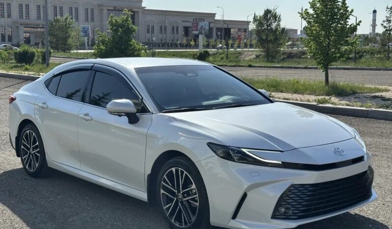 
								TOYOTA CAMRY Hybrid full									