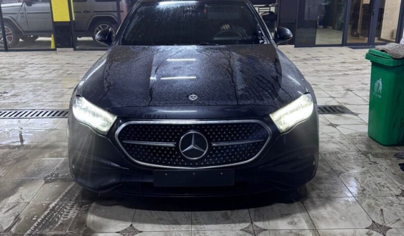 
								MERСEDES BENZ E200 full									