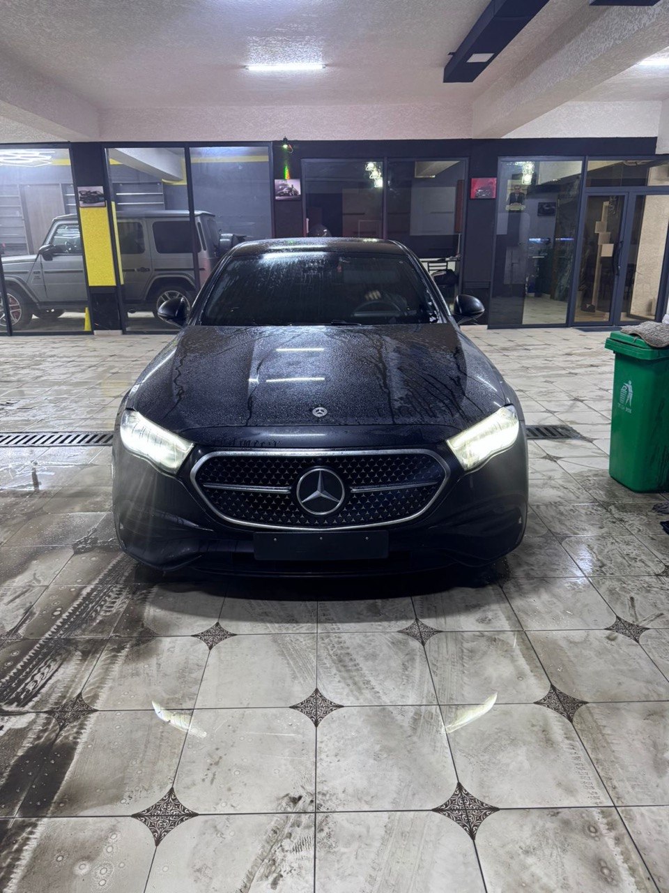 MERСEDES BENZ E200