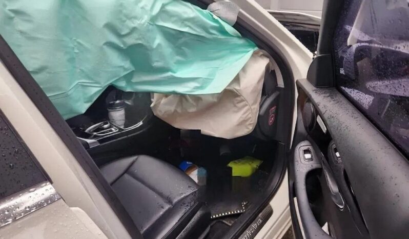 
								MERCEDES BENZ C 200 full									