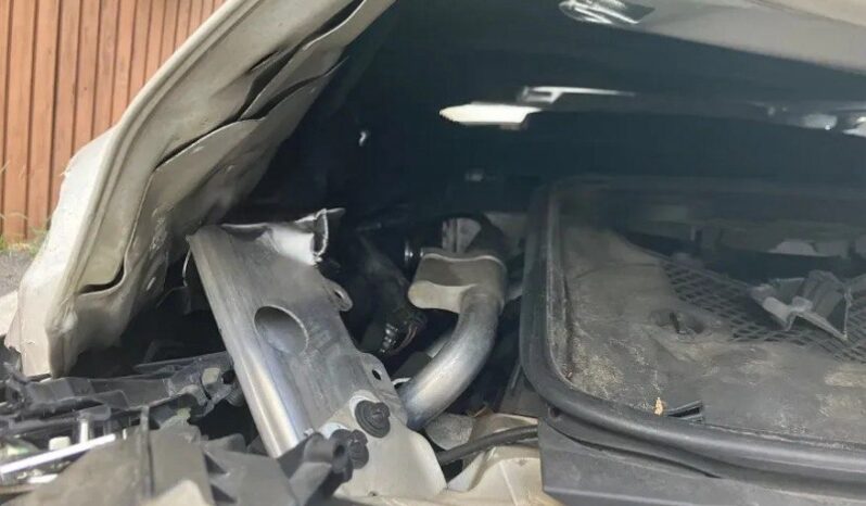 
								MERCEDES BENZ C 200 full									