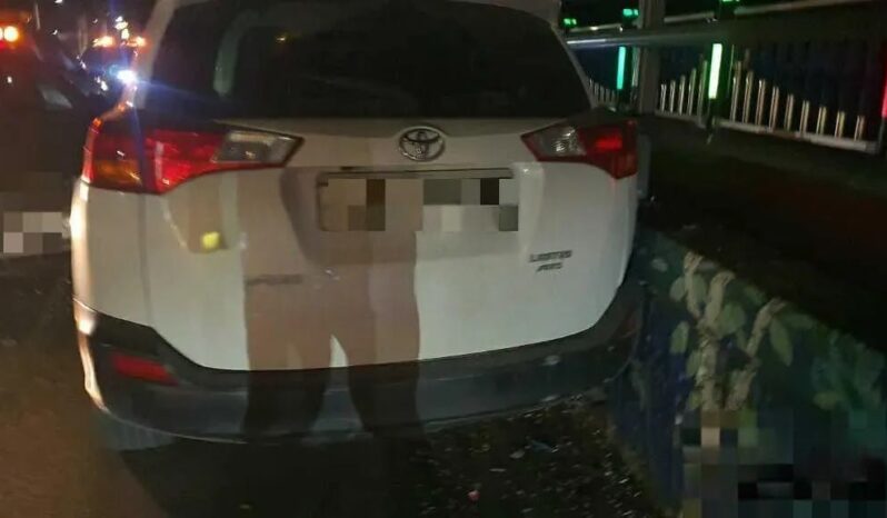 
								TOYOTA RAV 4 full									