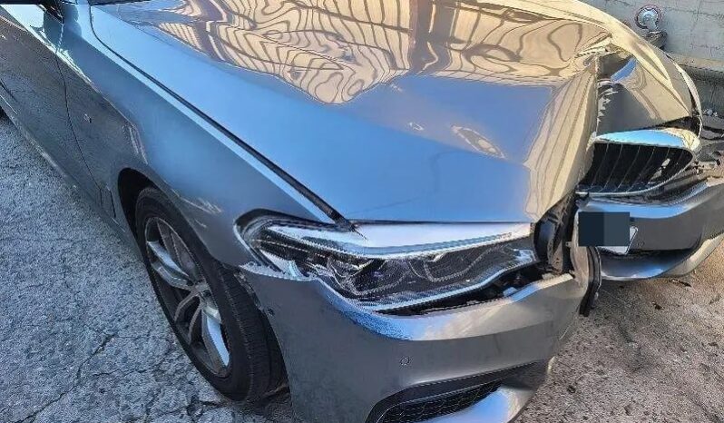 
								BMW 520d Xdrive full									