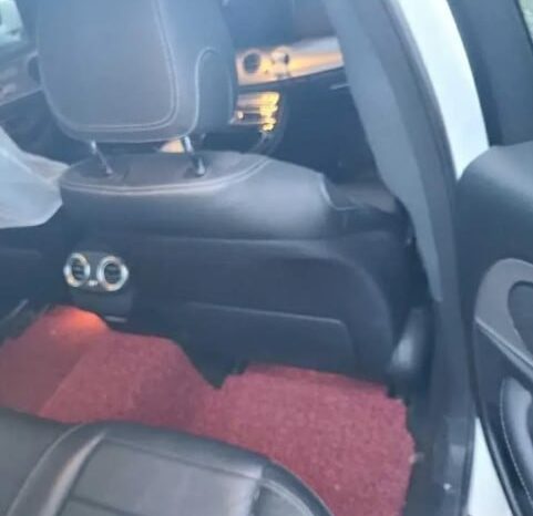 
								MERCEDES BENZ E300 full									