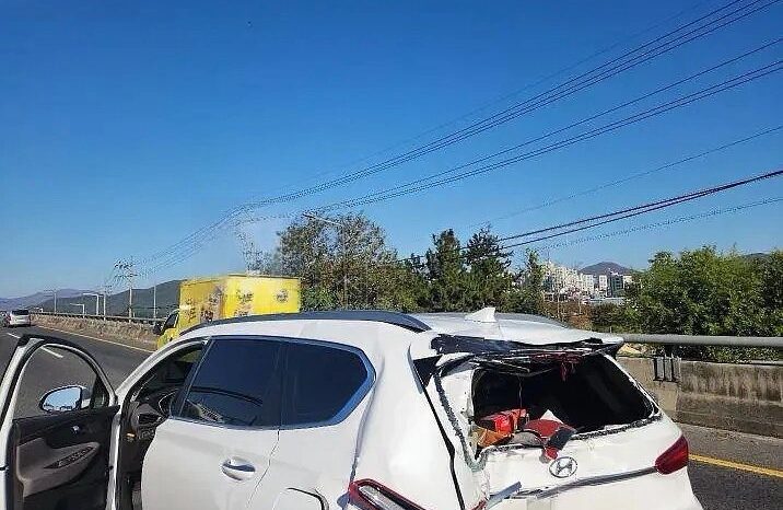 
								HYUNDAI SANTA FE full									
