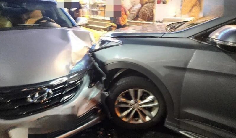 
								HYUNDAI SANTA FE full									