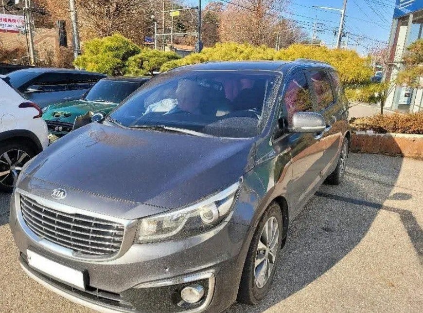 KIA CARNIVAL