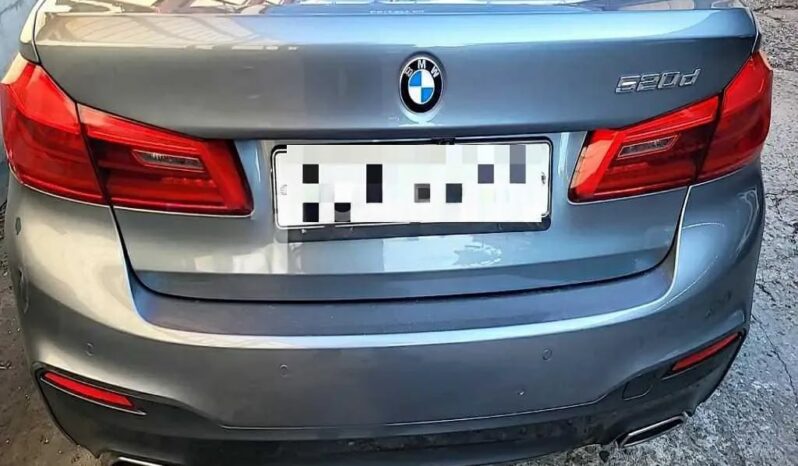 
								BMW 520d Xdrive full									