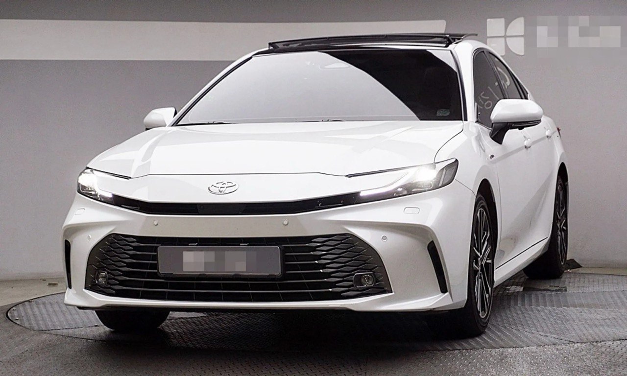 TOYOTA CAMRY Hybrid