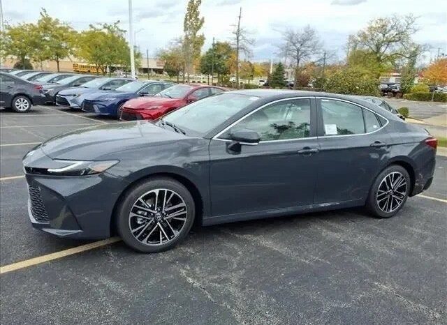 
								TOYOTA CAMRY Hybrid full									