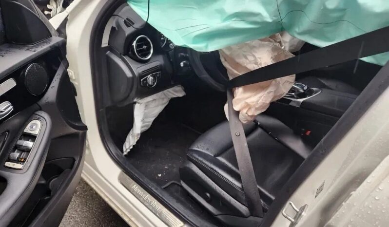 
								MERCEDES BENZ C 200 full									
