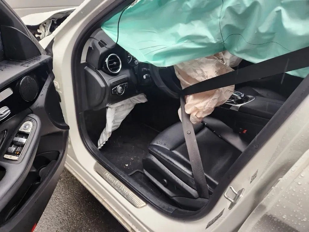MERCEDES BENZ C 200