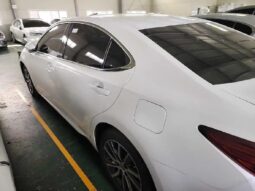 
										LEXUS ES300H full									