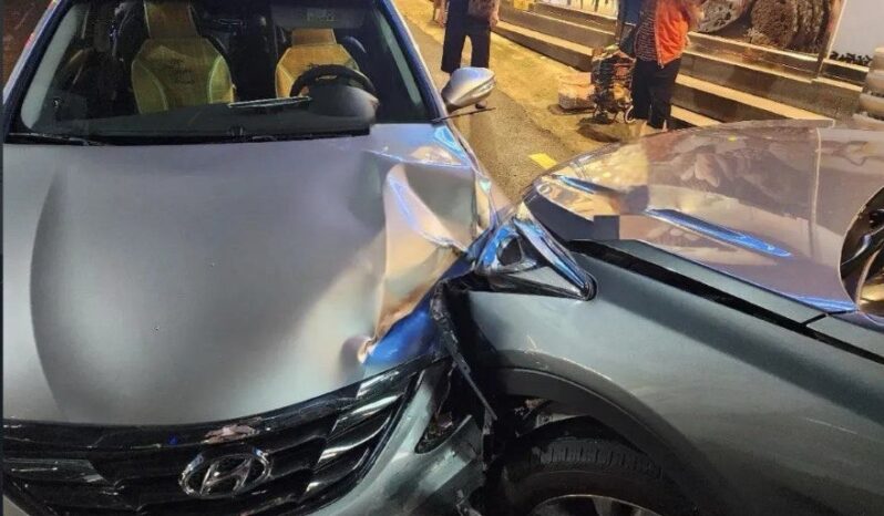 
								HYUNDAI SANTA FE full									