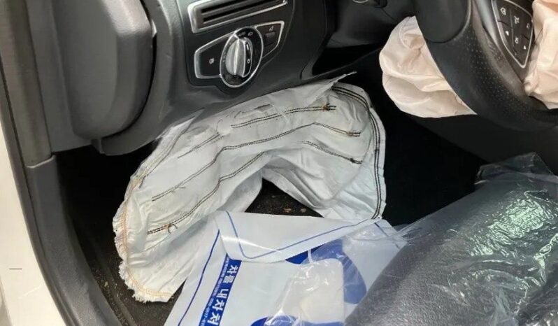 
								MERCEDES BENZ C 200 full									