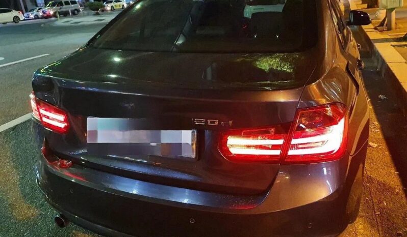 
								BMW 320d Xdrive full									