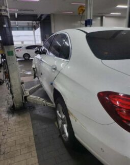 
										MERCEDES BENZ E200 full									