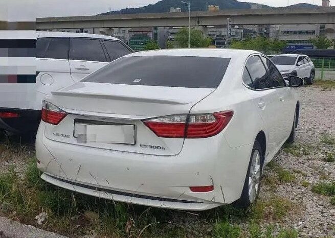 
								LEXUS ES300h full									
