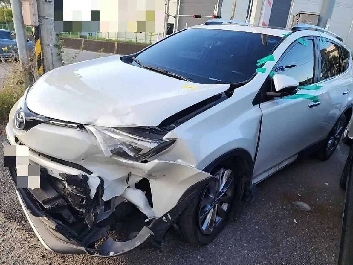 TOYOTA RAV 4