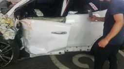 
										HYUNDAI SANTA FE full									