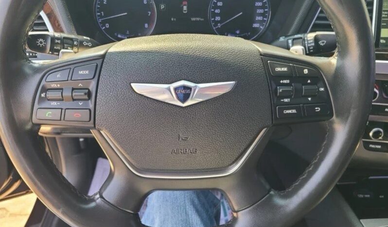 
								Hyundai Genesis full									