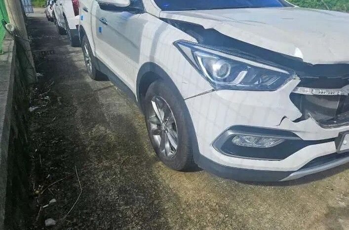 
								HYUNDAI SANTA FE full									